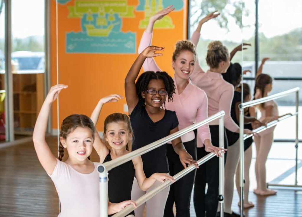 TheLittleGymJan2020-1372 girls in a ballet class at the little gym